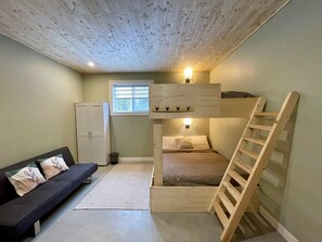 4 quartos, escrivaninha, Wi-Fi, roupa de cama