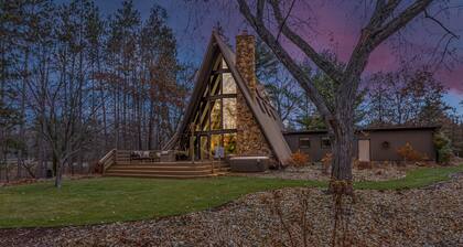 Maple Bluff Escape | Hot Tub A-Frame Getaway