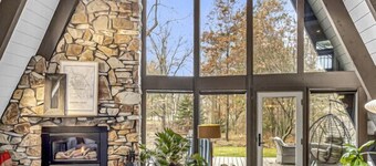 Maple Bluff Escape | Hot Tub A-Frame Getaway