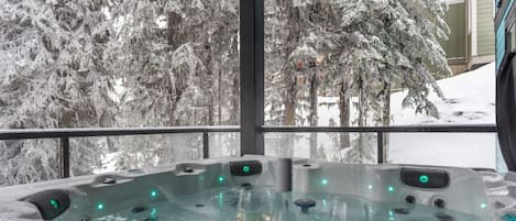 Bañera de hidromasaje al aire libre