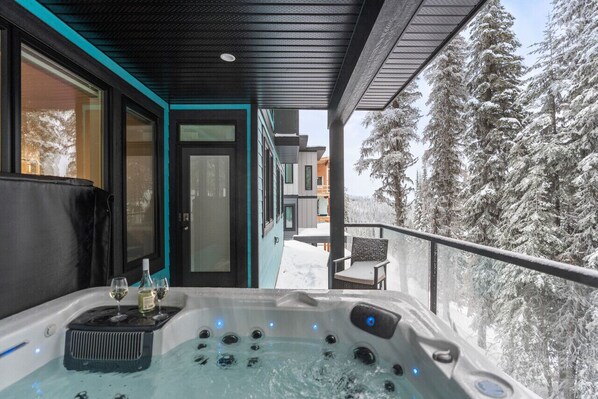 Outdoor spa tub - Silver Star Paradise (SilverStar)