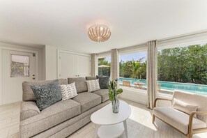 Unclassified image, 3 of 50, button