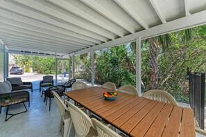 屋外ダイニングエリア