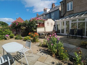 Cottage | Outdoor dining - The Old Police House (Saltburn-by-the-Sea)