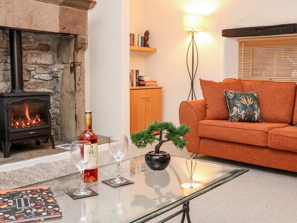 Living area - Wilson Eyre Cottage (Hope Valley)
