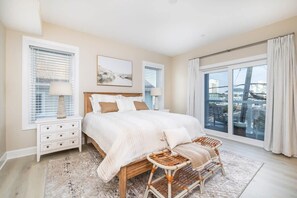 4 bedrooms, iron/ironing board, WiFi, bed sheets - Luxurious Bay/ Ocean view Splendor 4 BRS elevator (Ocean City)