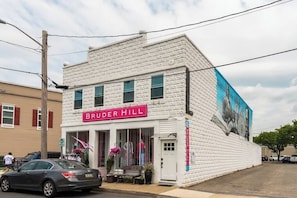 Exterior - "The Hive"-Downtown Berlin, 4 BR, Sleeps 8, 2 Bath (Berlin)
