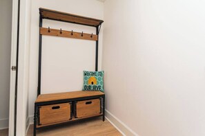 Interior - "The Hive"-Downtown Berlin, 4 BR, Sleeps 8, 2 Bath (Berlin)