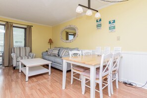 Interior - Downtown Family Value - Sleeps 6 - with Pool (Ocean City)