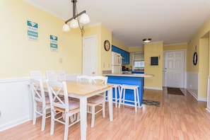 Dining - Downtown Family Value - Sleeps 6 - with Pool (Ocean City)