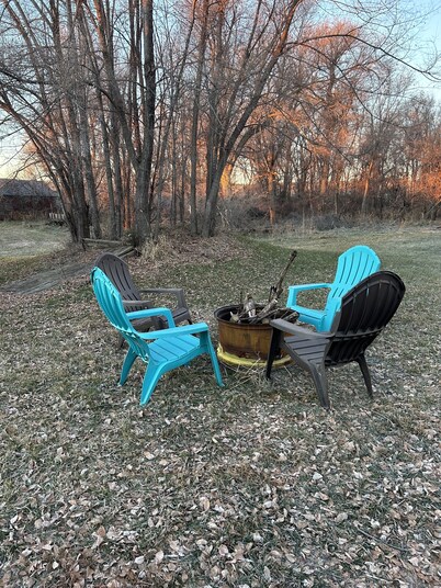 County Line Cabin by Beth