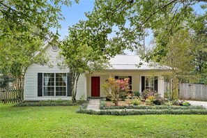Exterior - Adorable cottage in Abita Springs!   (Abita Springs)