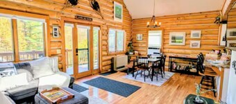 Handcrafted Log Home Near Sugarbush & Mad River Glen • Walk to Blueberry Lake