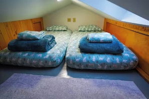 4 camere, una scrivania, ferro/asse da stiro, culla da viaggio