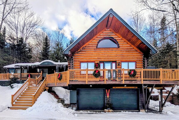 Exterior - Handcrafted Log Home Near Sugarbush & Mad River Glen • Walk to Blueberry Lake (Warren)