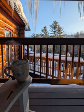 Property grounds - Handcrafted Log Home Near Sugarbush & Mad River Glen • Walk to Blueberry Lake (Warren)