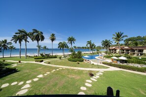 Property grounds - Private Beachfront Villa (Playa Flamingo)