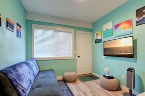 Smart TV - Oregon Coast Cottage Getaway! (Port Orford)