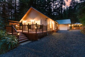 Exterior - Cabin w/Covered Hot Tub, Firepit, EV, generator, 5 miles to Mt Rainier entrance (Ashford)