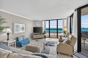 Smart TV, reproductor de DVD y libros 