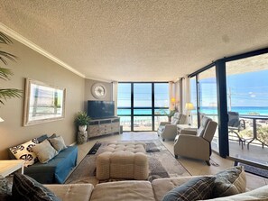 智能电视、DVD 播放器、书