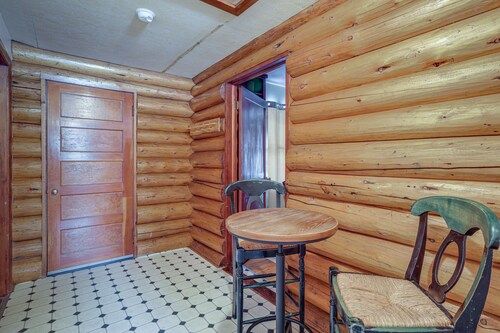 Quarter-Acre Lander Cabin 7 Mi to Sinks Canyon