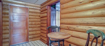 Quarter-Acre Lander Cabin 7 Mi to Sinks Canyon