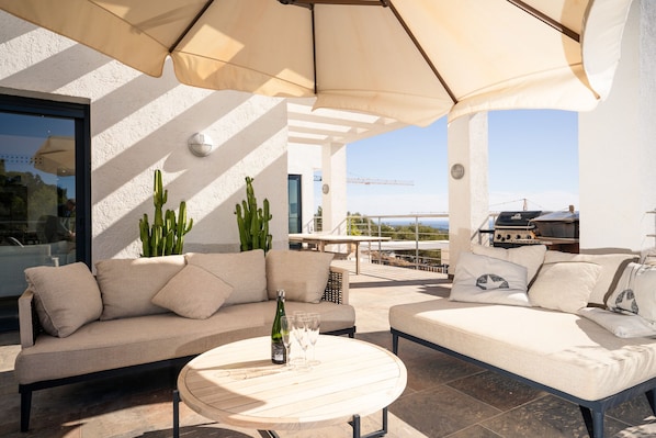Terrace/patio - Luxury villa with amazing views in Altos de Los Monteros, Marbella (Marbella)