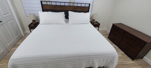 3 bedrooms, desk, iron/ironing board, travel cot