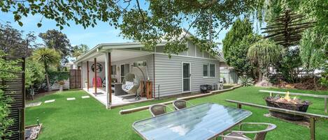 屋外ダイニングエリア