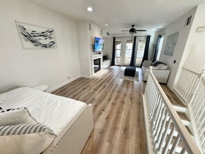 2 bedrooms, travel crib, free WiFi, bed sheets