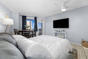 1 soverom, strykejern/-brett, reiseseng for barn og wi-fi