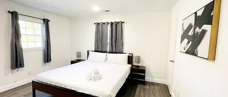 2 Schlafzimmer, BĂŒgeleisen/BĂŒgelbrett, WLAN, BettwĂ€sche