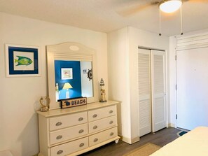 1 bedroom, iron/ironing board, WiFi, bed sheets - OD Tower II #3, Amazing ocean view condo + pool (Myrtle Beach)