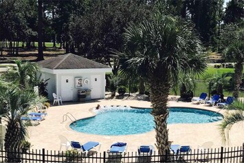 Pool and barbecue area 