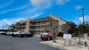 Exterior - LR Little River lovely 1 bedroom condo with pool (Little River)