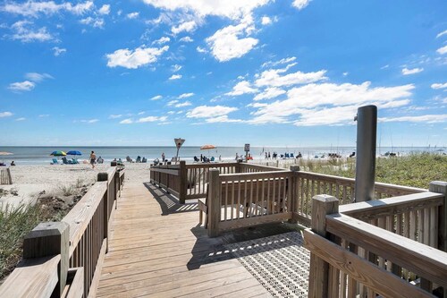 Carolina Winds #5 beautiful Ocean view condo, pool