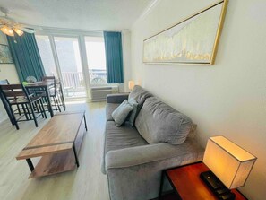 TV - Carolina Winds #5 beautiful Ocean view condo, pool (Myrtle Beach)