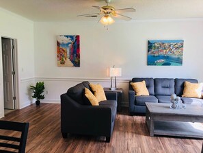 TV - Neat 1st floor cozy condo at Magnolia  place (Myrtle Beach)