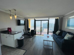 TV - Stay on the beach at this ocean front condo! (Myrtle Beach)