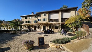 Fachada de la propiedad