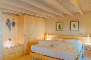 Desk, laptop workspace, soundproofing, free WiFi - Agriturismo Locanda Case Vecie (Grezzana)