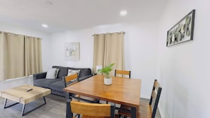 Dining - Close to the beach #4 Cozy condo! (Myrtle Beach)