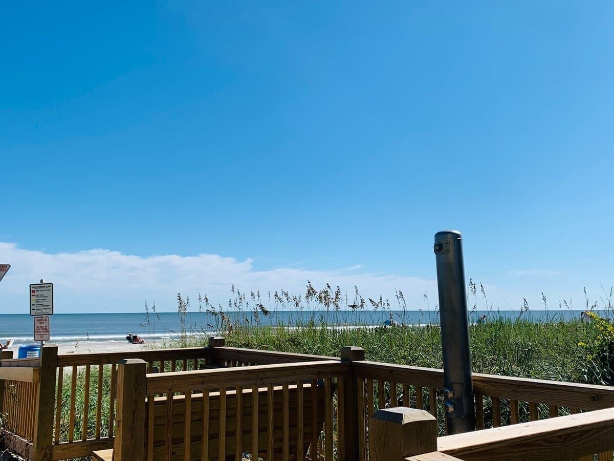 المنطقة المحيطة بالمنشأة