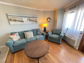 TV - BLUE WATER RESORT#12, Ocean view beautiful condo (Myrtle Beach)