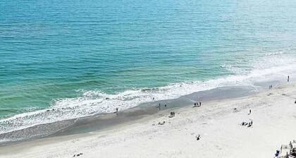 BLUE WATER RESORT#12, Ocean view beautiful condo