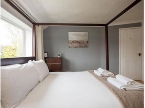 4 slaapkamers, een strijkplank/strijkijzer, wifi, beddengoed