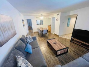 TV - Ocean Dunes Villas #17, short walk to the beach (Myrtle Beach)