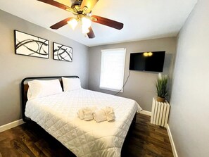 2 habitaciones, tabla de planchar con plancha, wifi y ropa de cama 