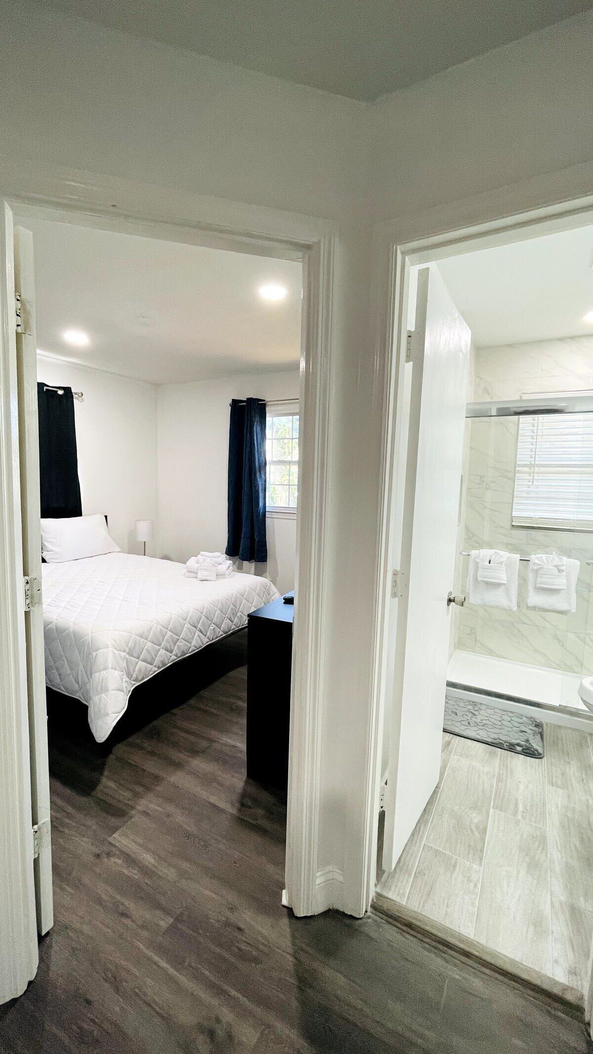 2 chambres, fer et planche à repasser, Wi-Fi, draps fournis